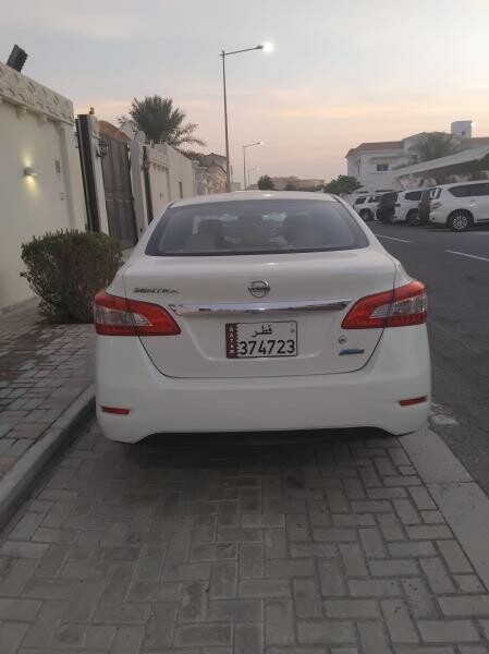 Nissan Sentra - 4