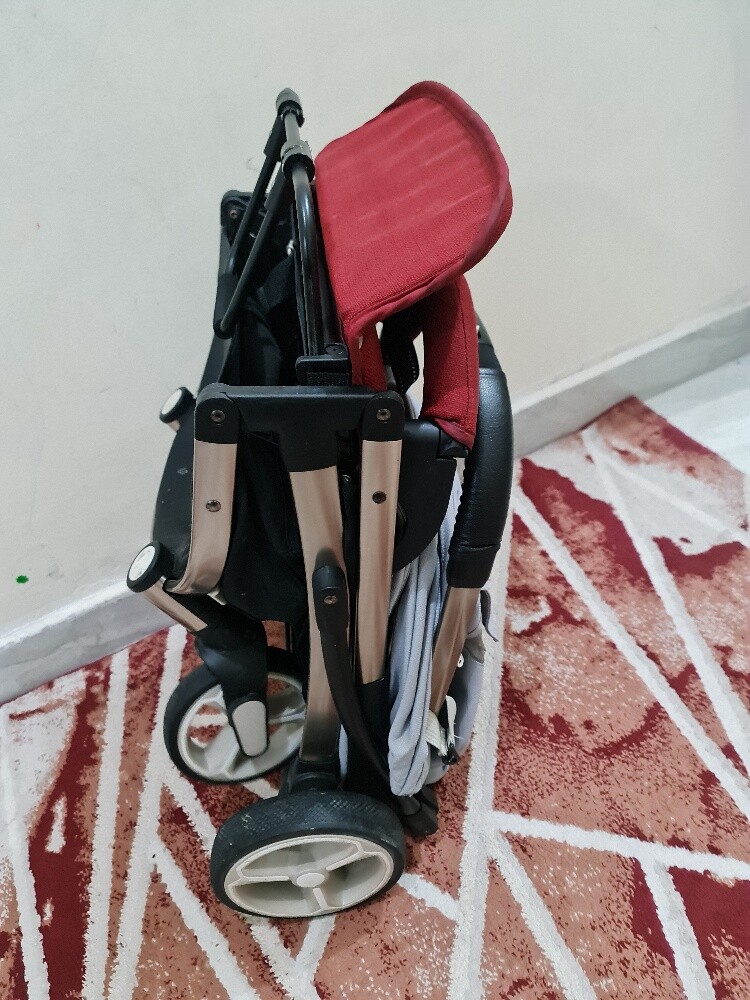 عربة أطفال قابلة للطي. - 9