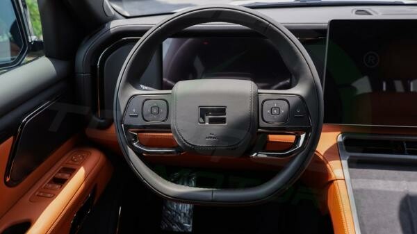 2026 ROX 01 VIP AWD Plug-in Hy - 6