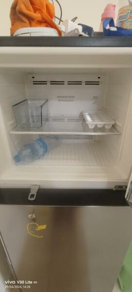 Hitachi fridge 330 liter - 2