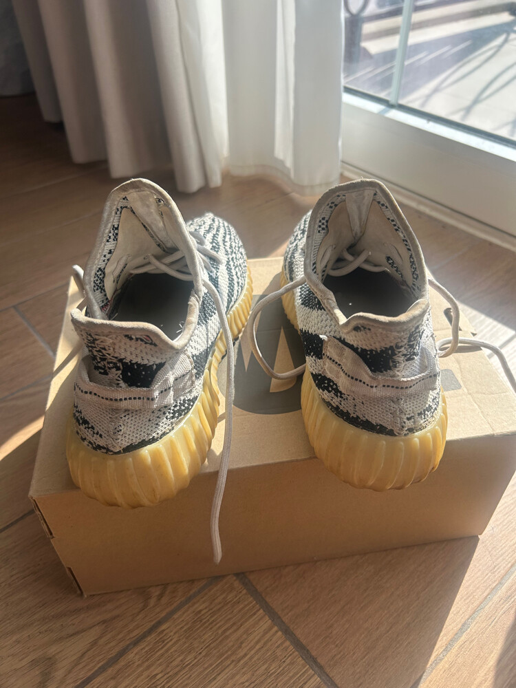 Adidas Yeezy Boost 350 V2 Zebra - 2