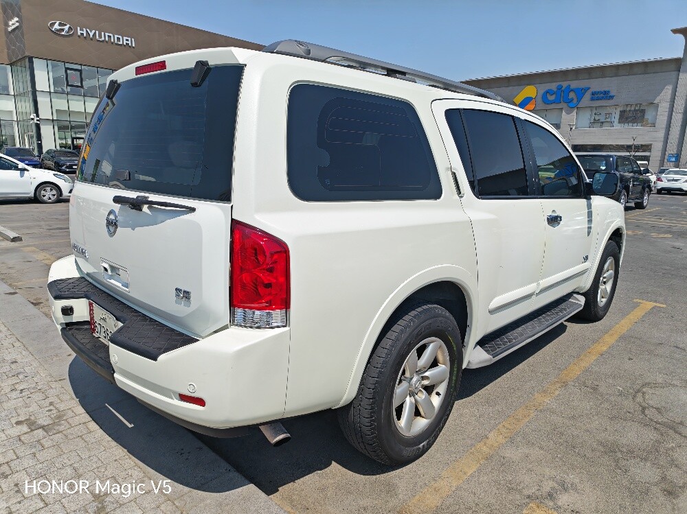 A very clean Armada 015 full option - 3