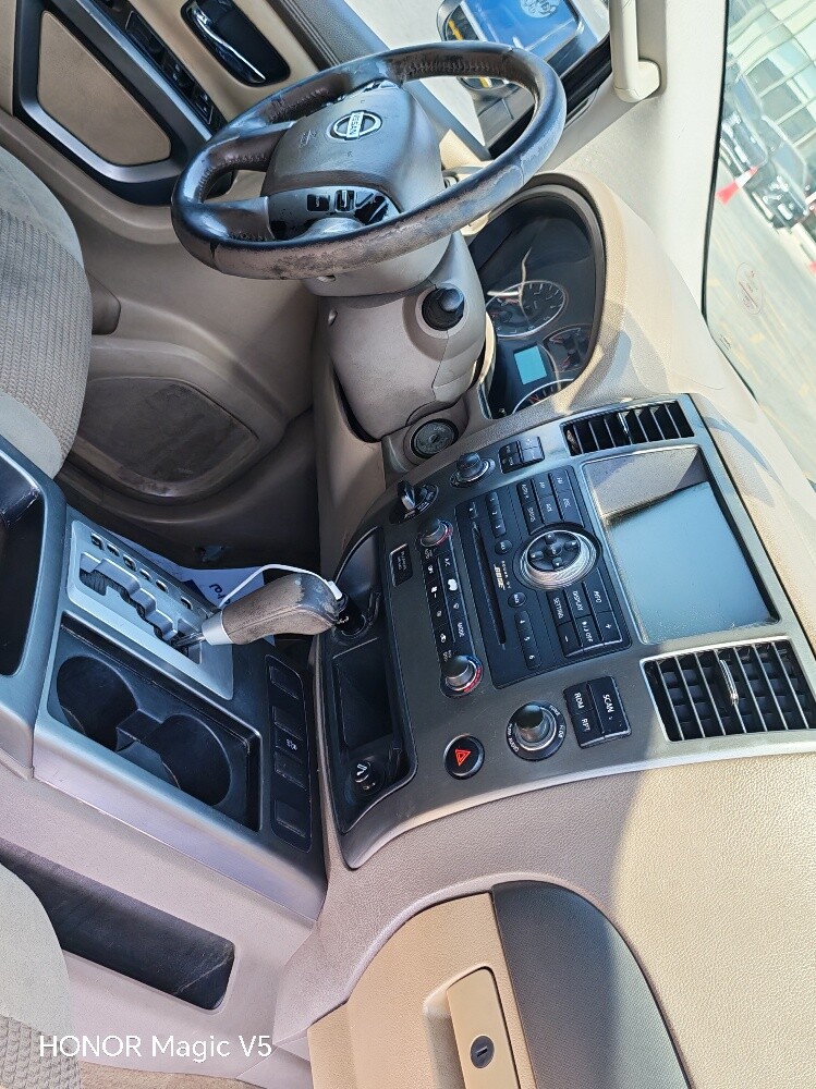 A very clean Armada 015 full option - 8