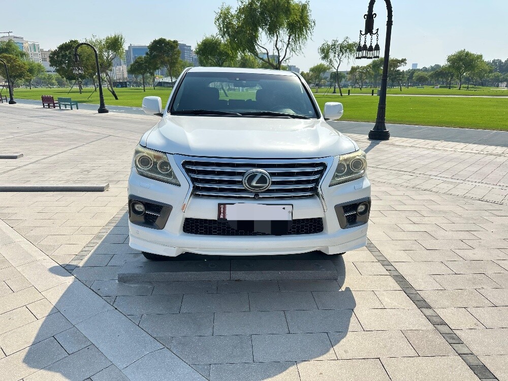 Lexus LX 570 S - 1