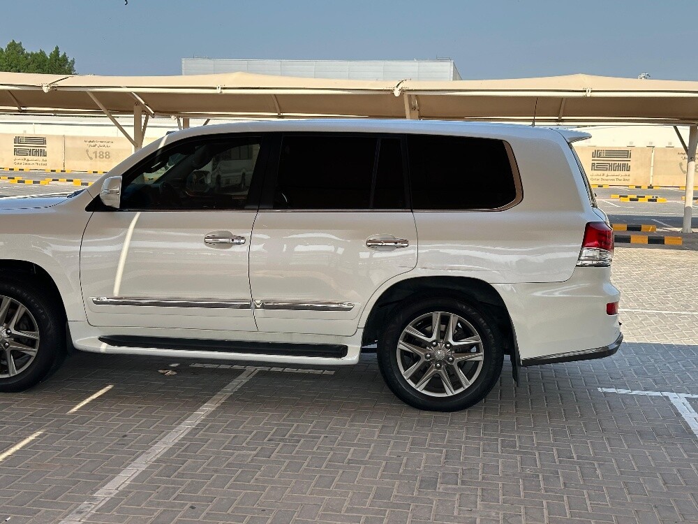 Lexus LX 570 S - 10