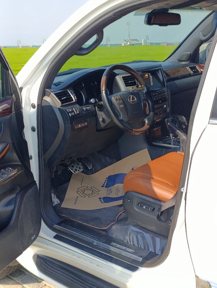 Lexus LX 570 S - 14