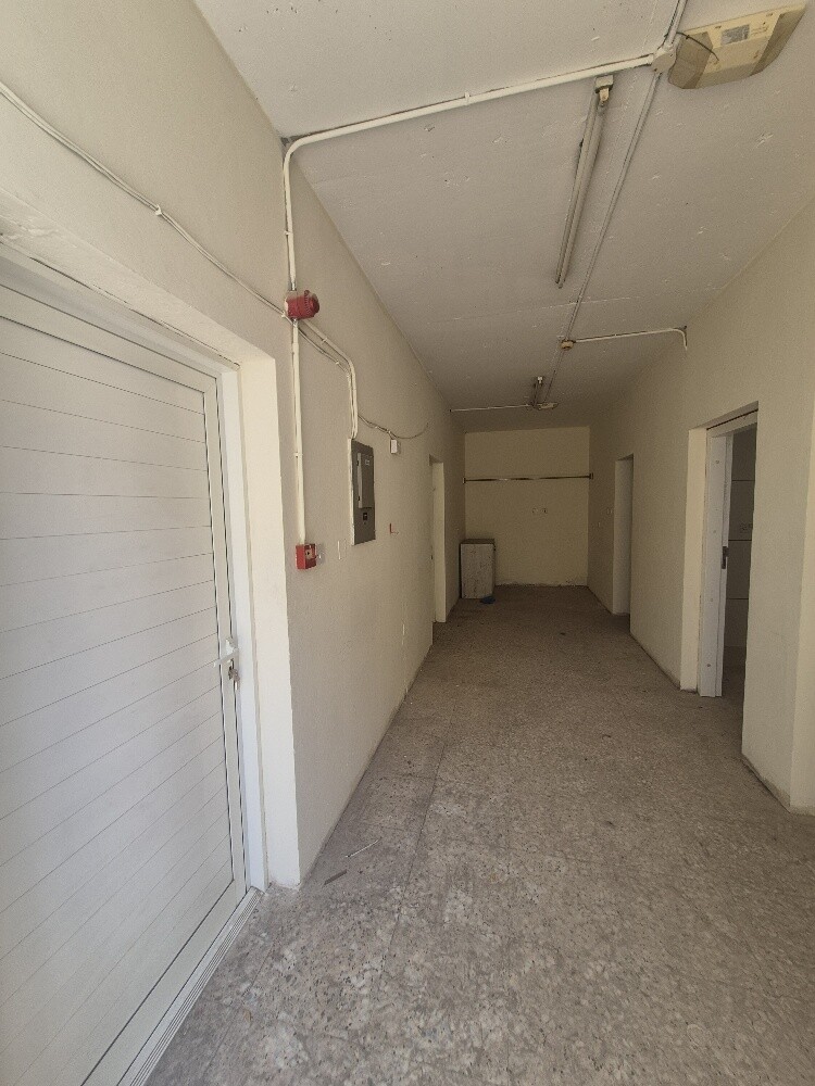 1500-sqm warehouse with rooms - 6