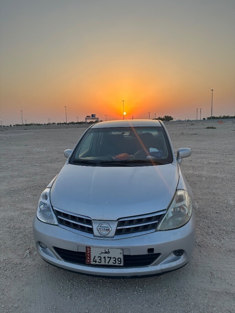 Nissan Tiida 2010 - 1