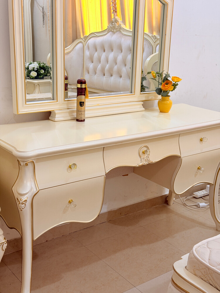 Nabco Luxury Full Bedroom set king  - 8