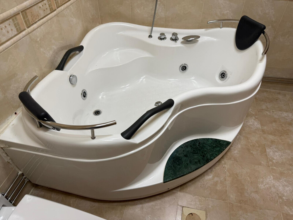 jacuzzi - 3
