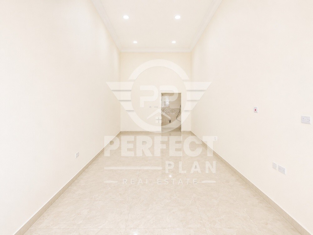 Staff villa for rent in Umm Salal A - 10