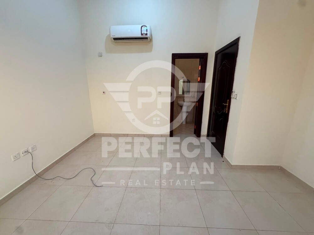 Staff villa for rent in Umm Salal A - 18