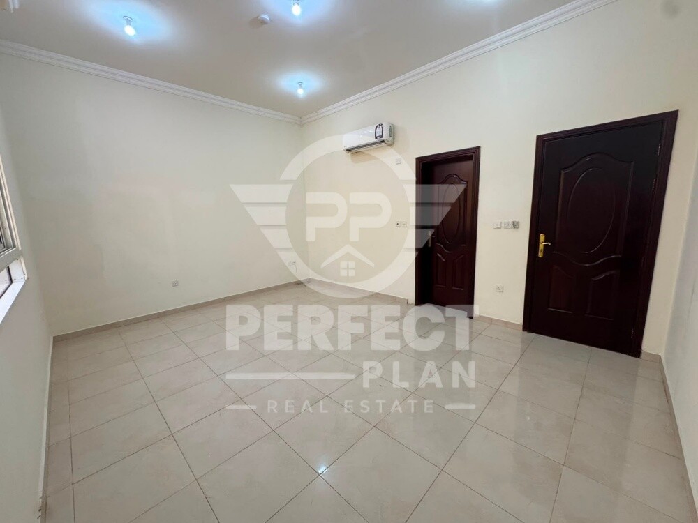Staff villa for rent in Umm Salal A - 21