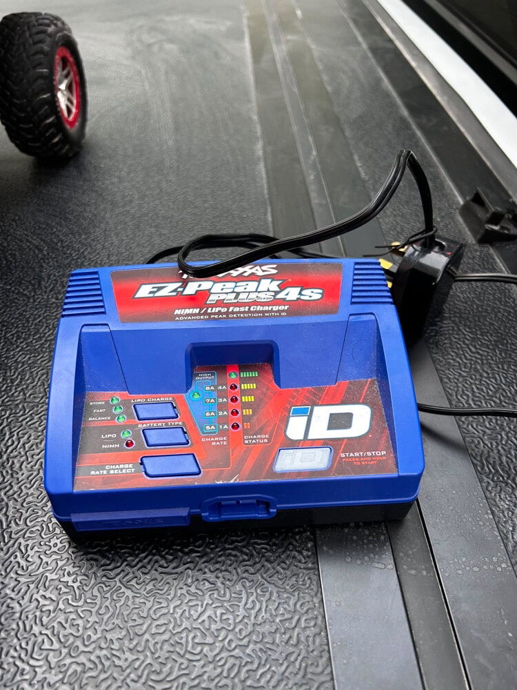 Traxxas EZ-Peak Plus 4S 8A (Model 2 - 1