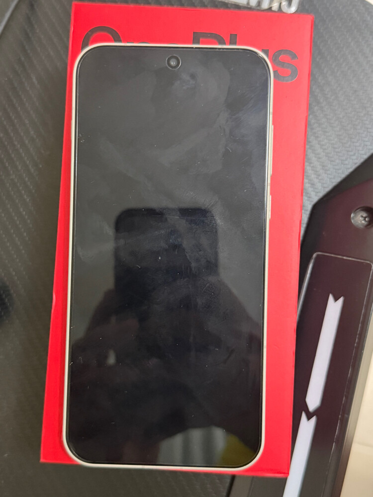 Oneplus 15 - 1