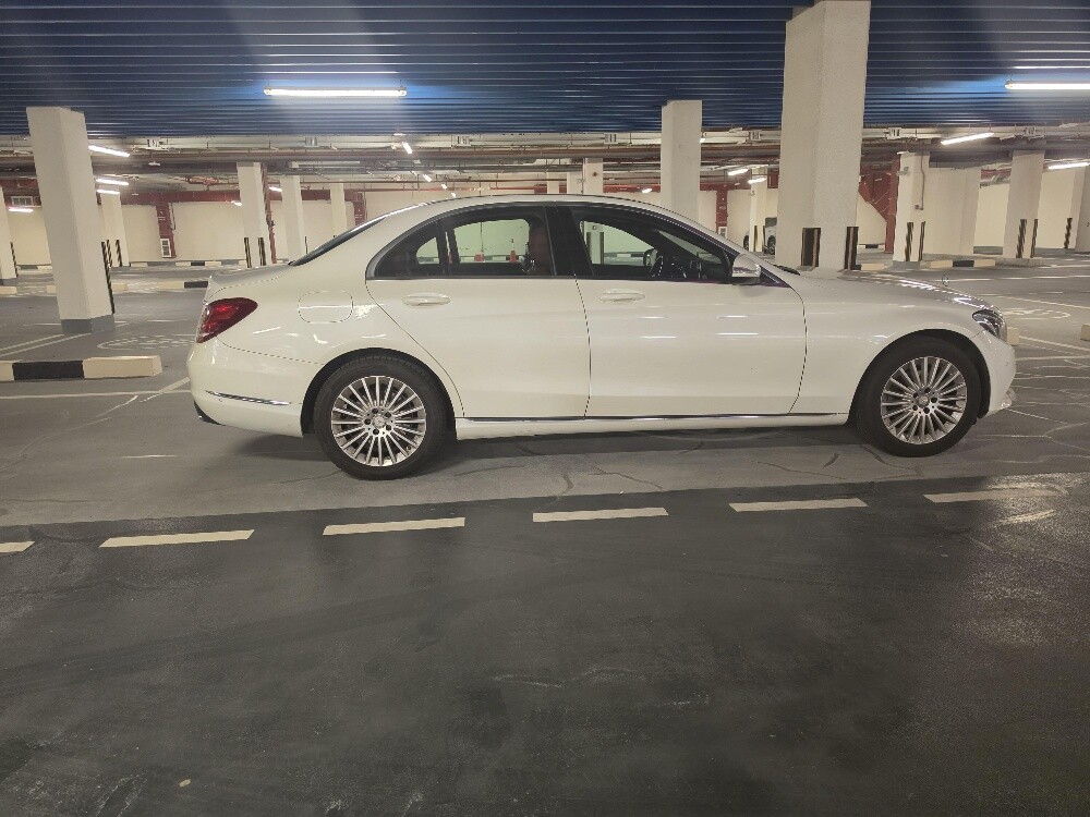 Mercedes Benz C200 - 4