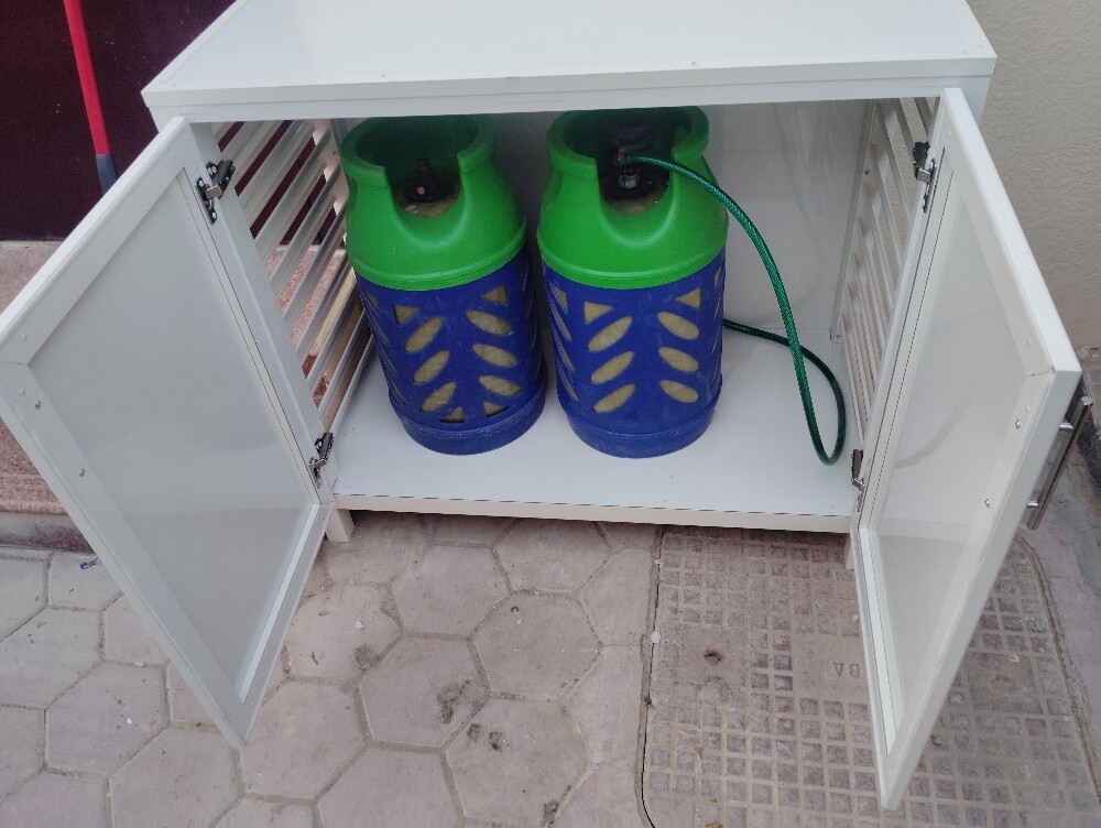 Box for outdoor gas cylinder - 3