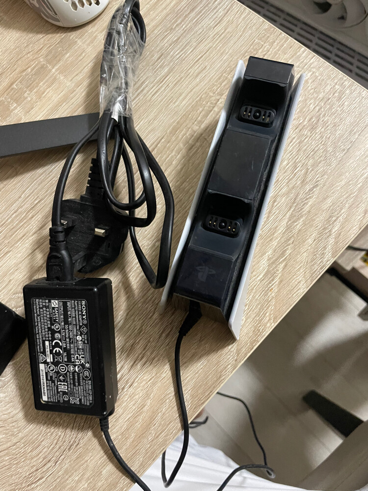 PS 5 controller charging - 3