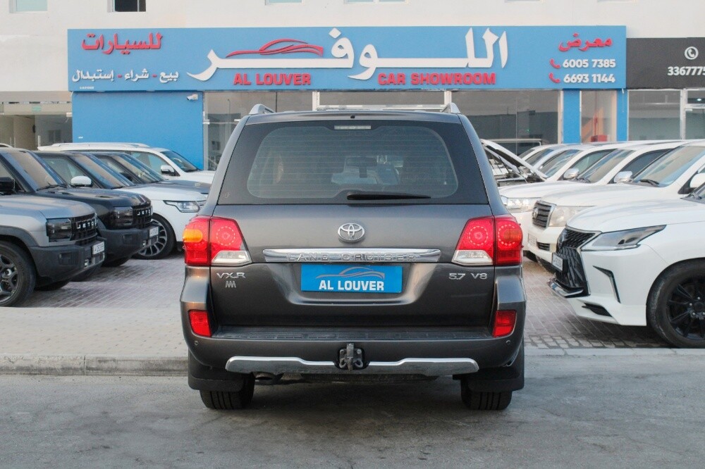 Toyota Land Cruiser VXR Premim 2015 - 2