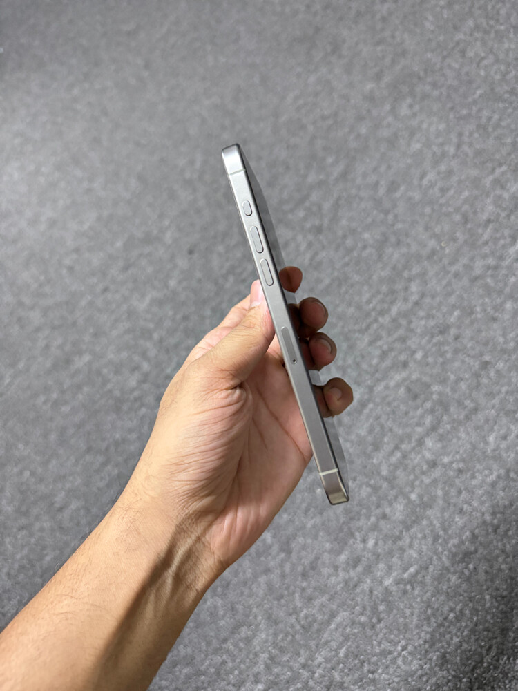 iphone 15 pro max (1TB) - 3