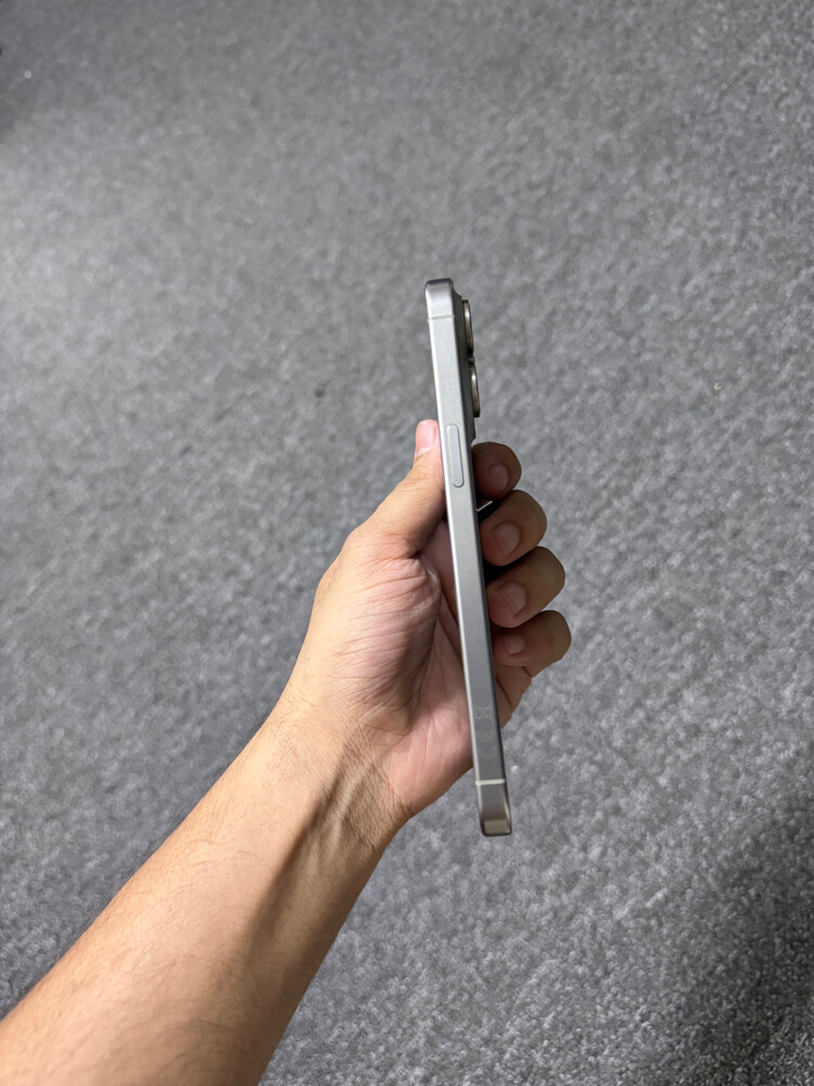 iphone 15 pro max (1TB) - 4
