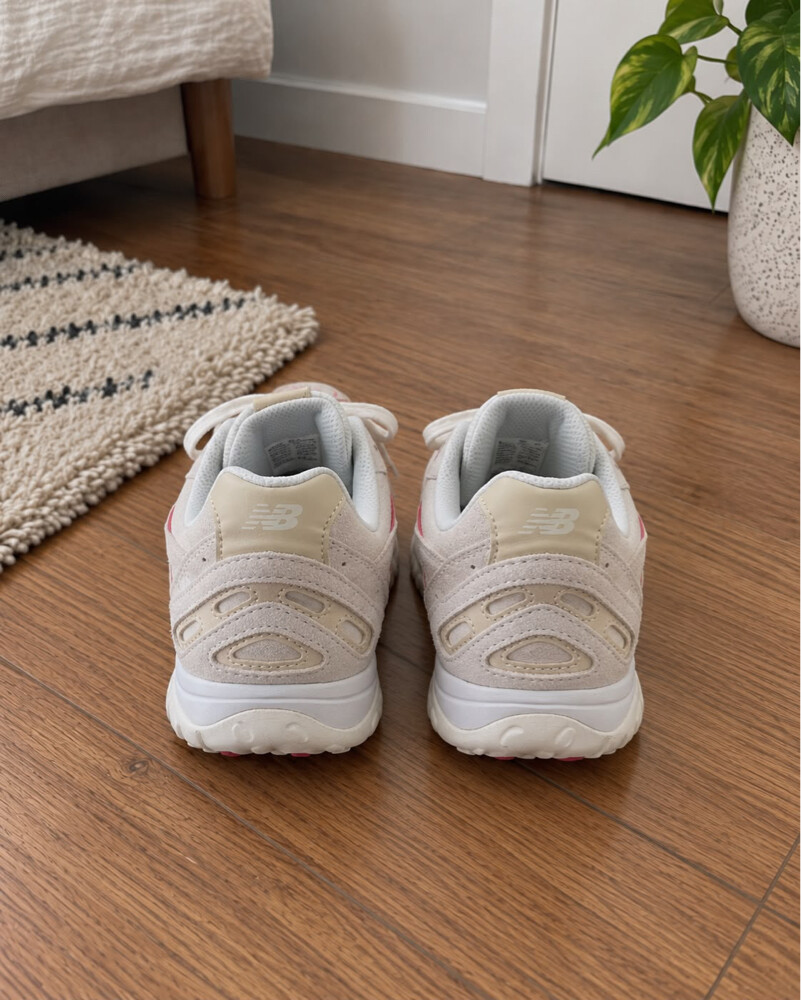 New Balance shoes are new. - 4