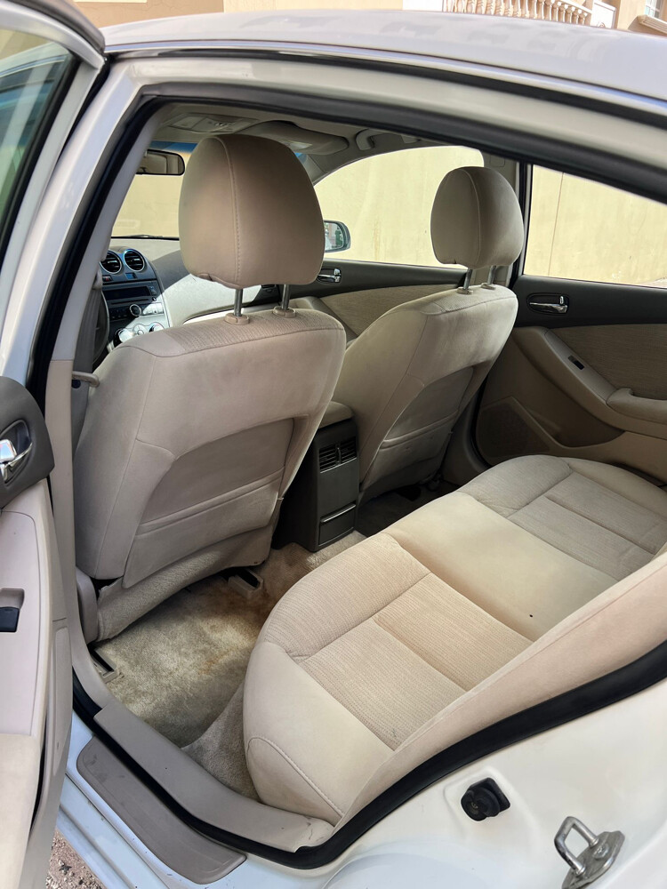 Nissan Altima  - 4