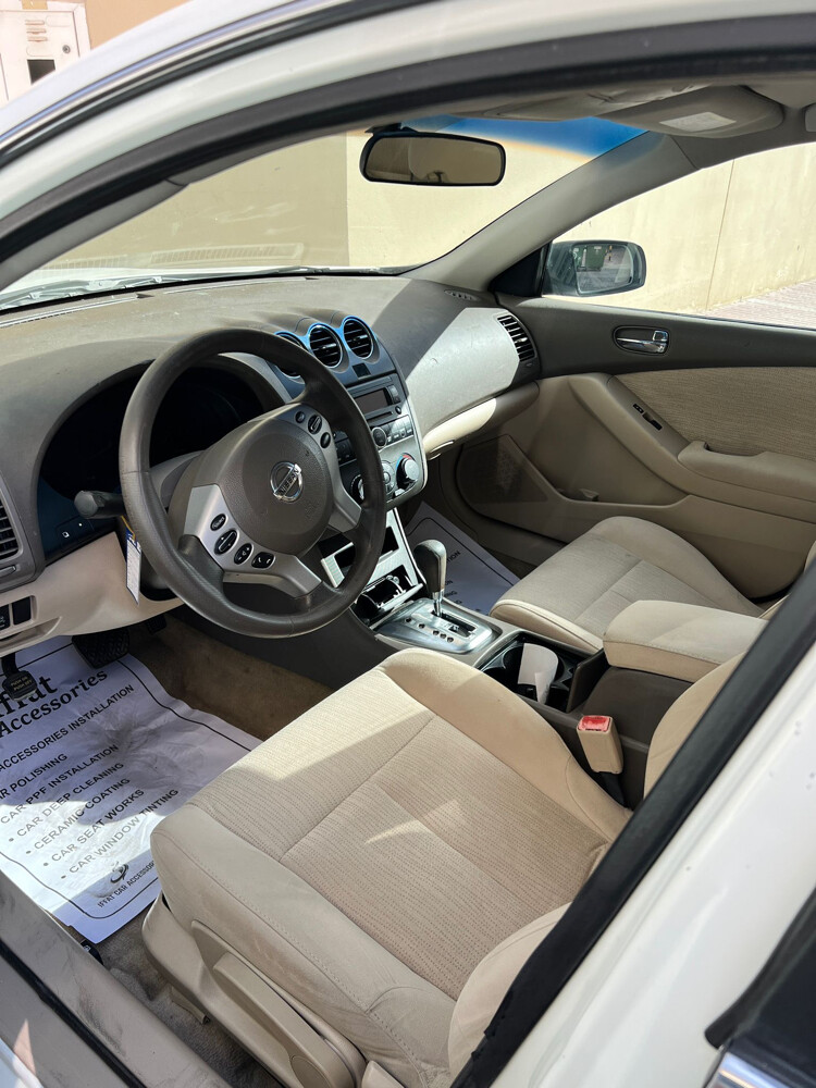 Nissan Altima  - 3