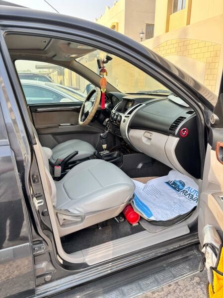 2009 Mitsubishi Pajero Sport 3.8V6 - 6