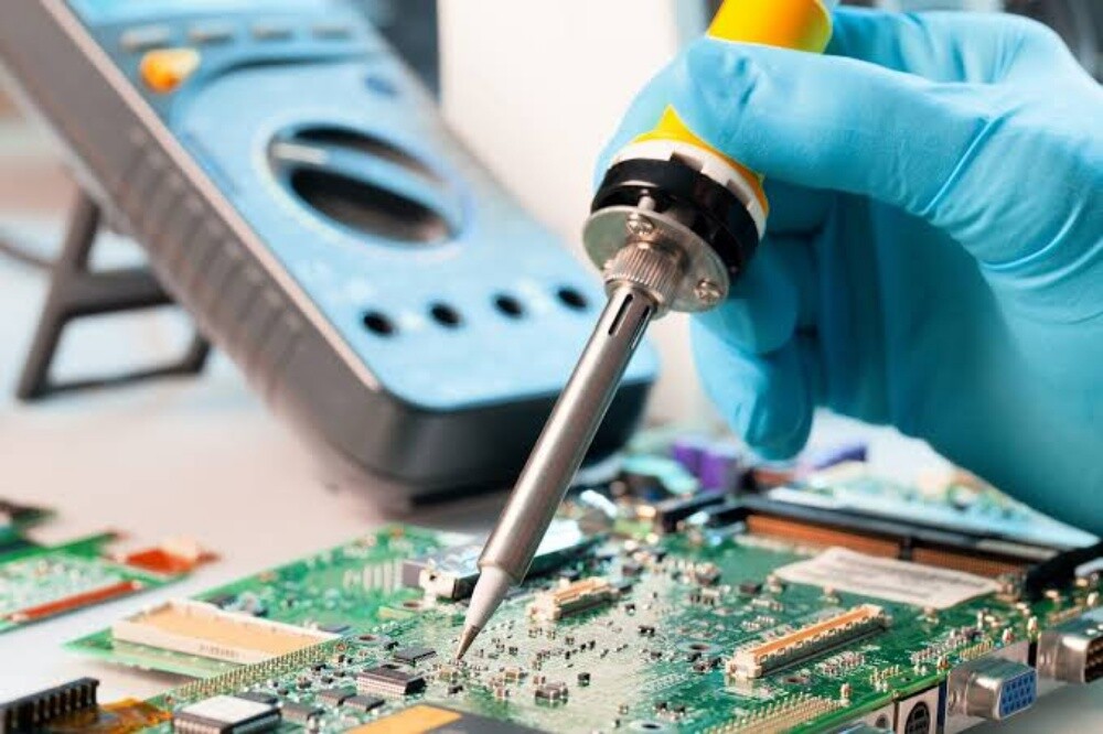 Niche Electronics Repair Specialist - 3