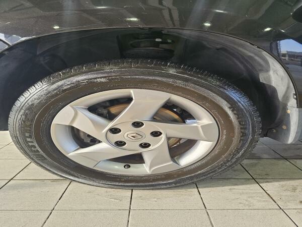 Renault Duster 2.0 L perfect - 4