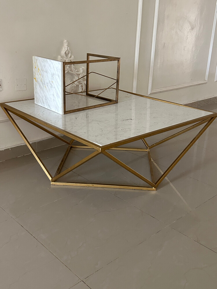 طاوله للبيع  - 1
