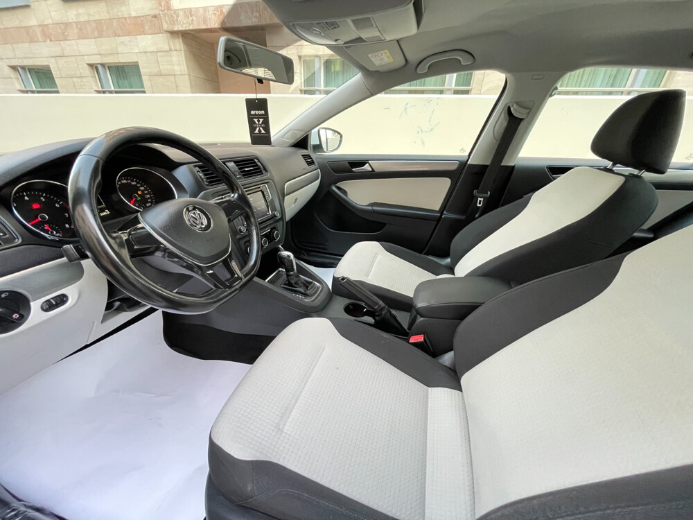Volkswagen Jetta 2018  - 3
