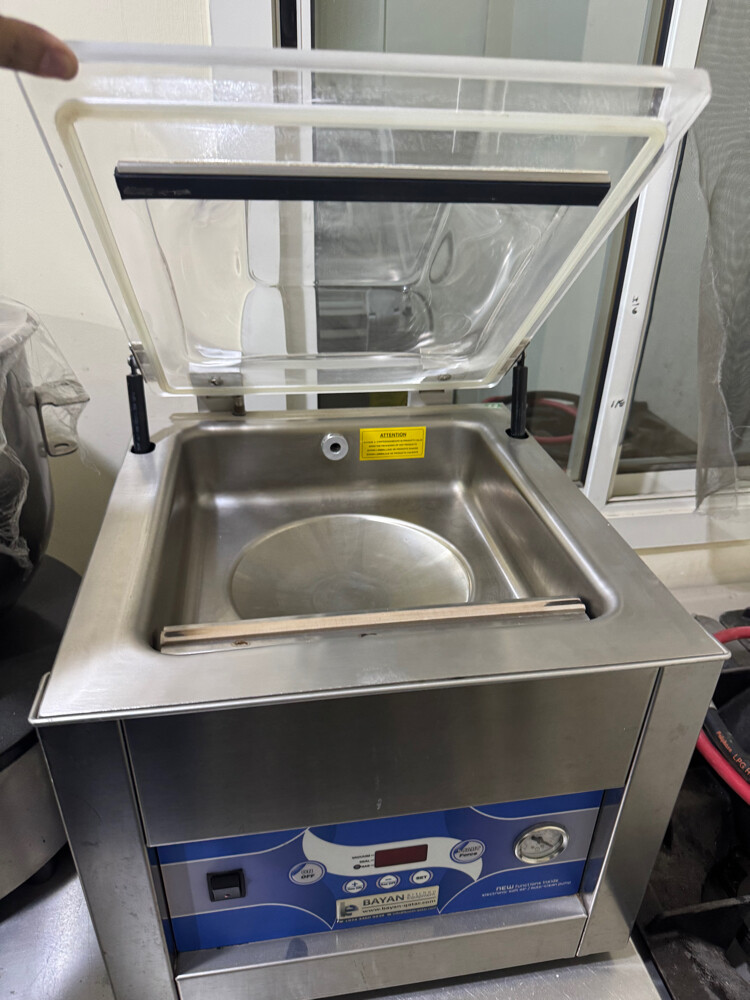 vacuum machine  - 1