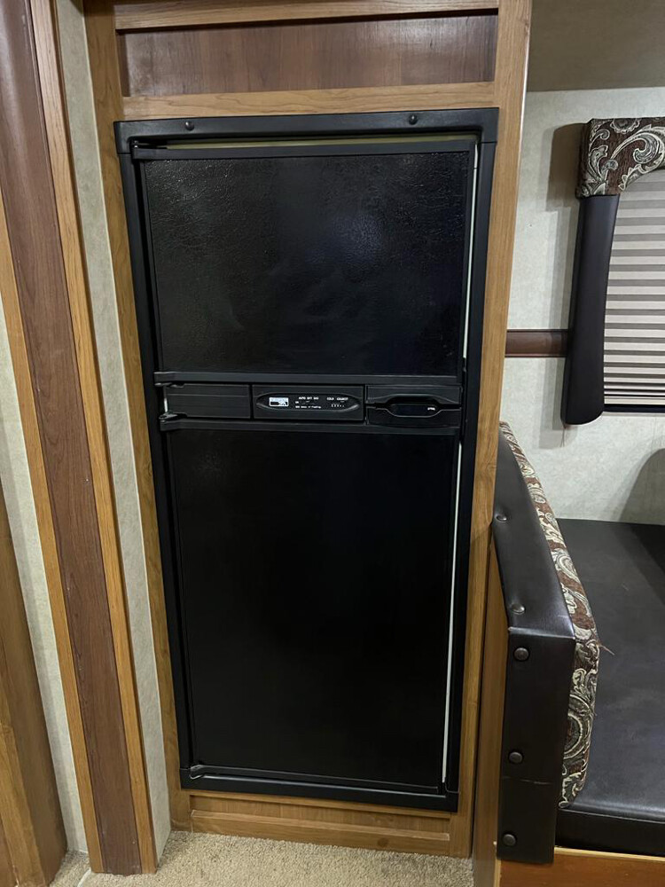 American camber cabin sunset 33ft - 11