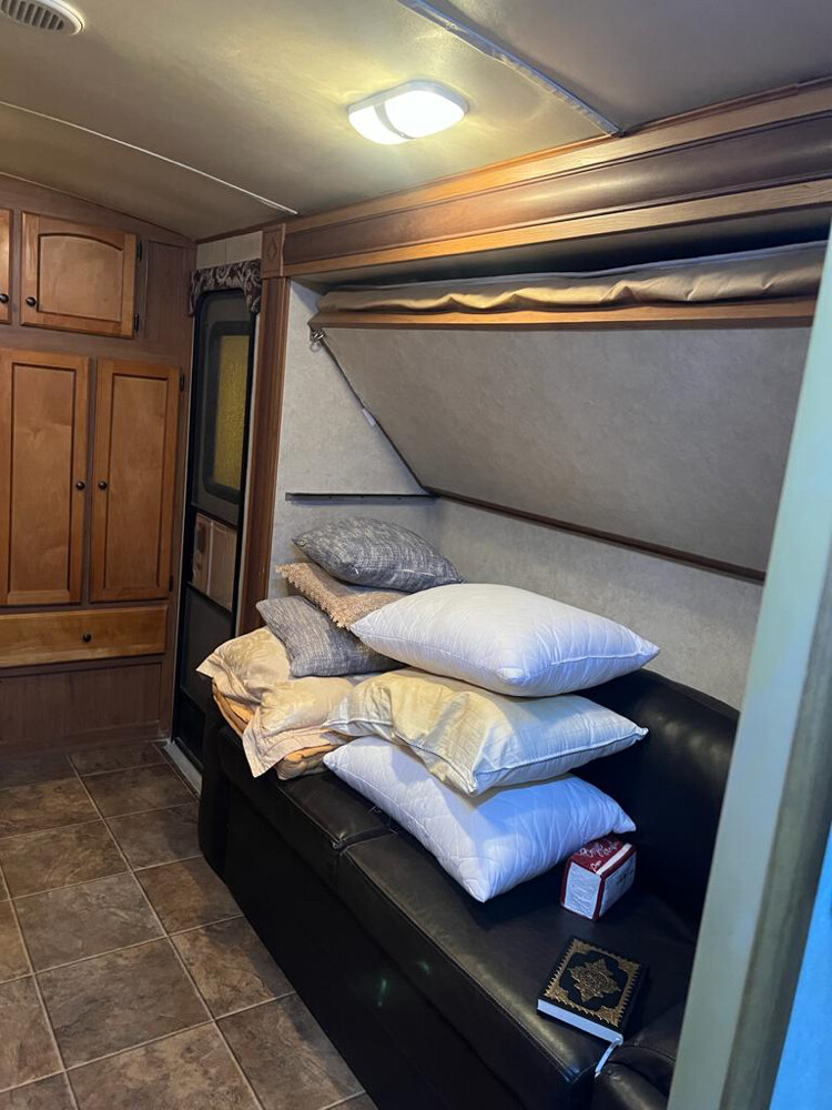 American camber cabin sunset 33ft - 7