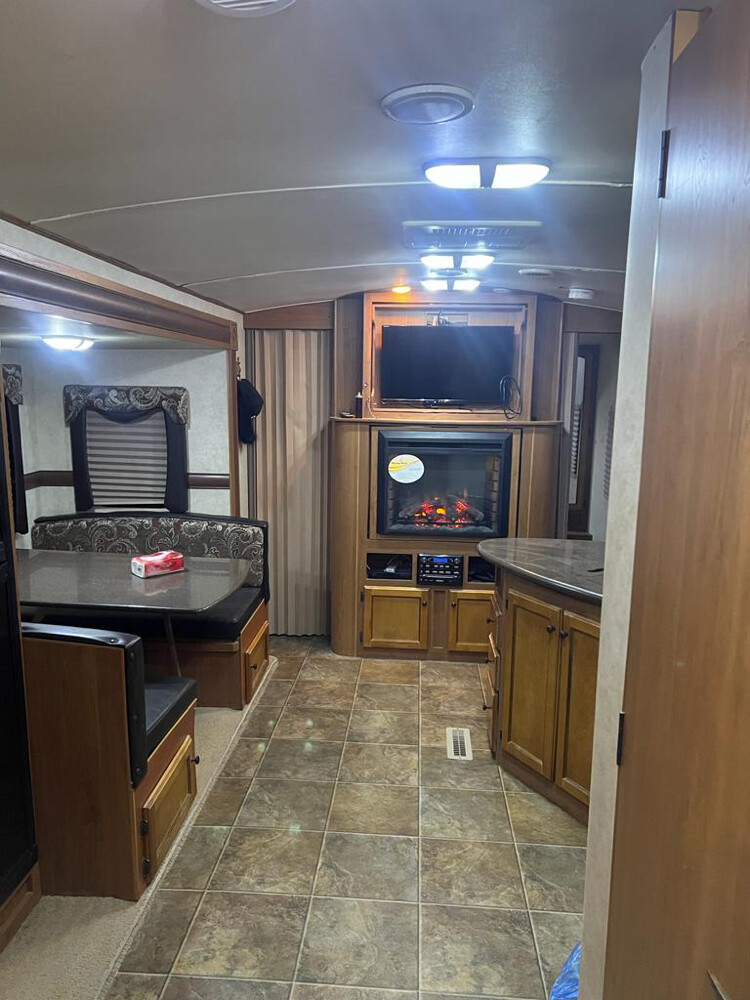American camber cabin sunset 33ft - 2