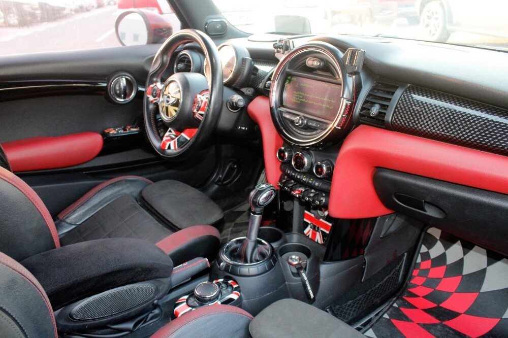 MINI Cooper Works
Model: 2016 - 5