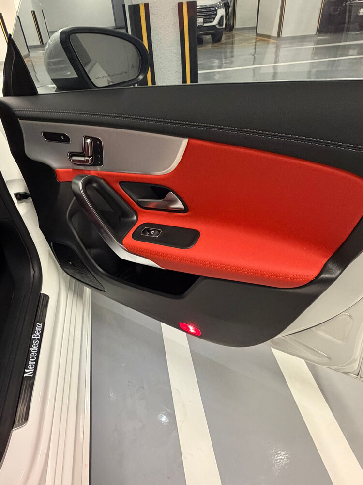 MERCEDES CLA200 - 4