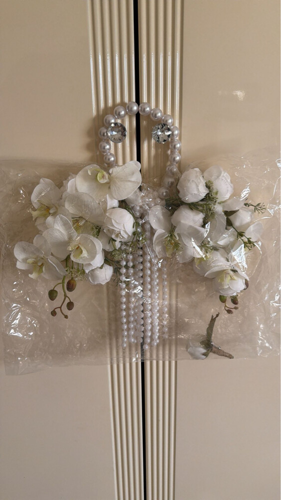 مسكة عروس+ بروش - 2