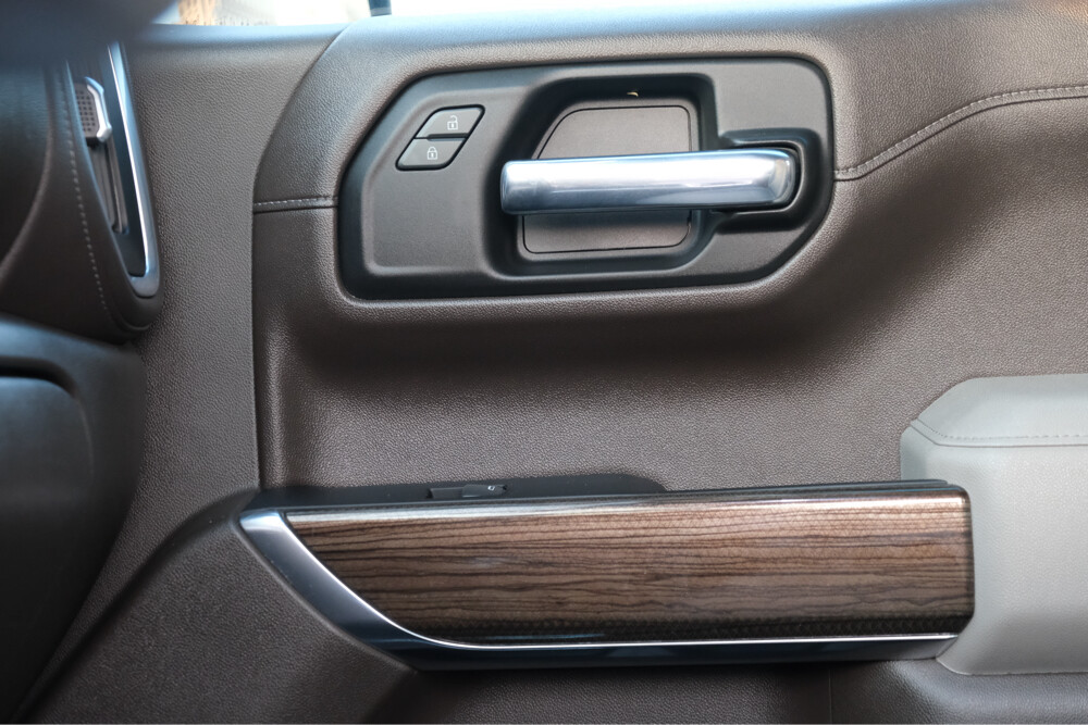 Chevy Silverado LT Z71 Trail Boss - 18