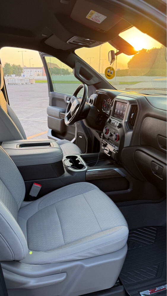 Chevy Silverado LT Z71 Trail Boss - 17