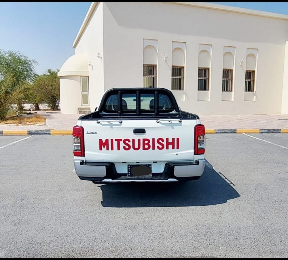 MITSUBISHI L200 - 4