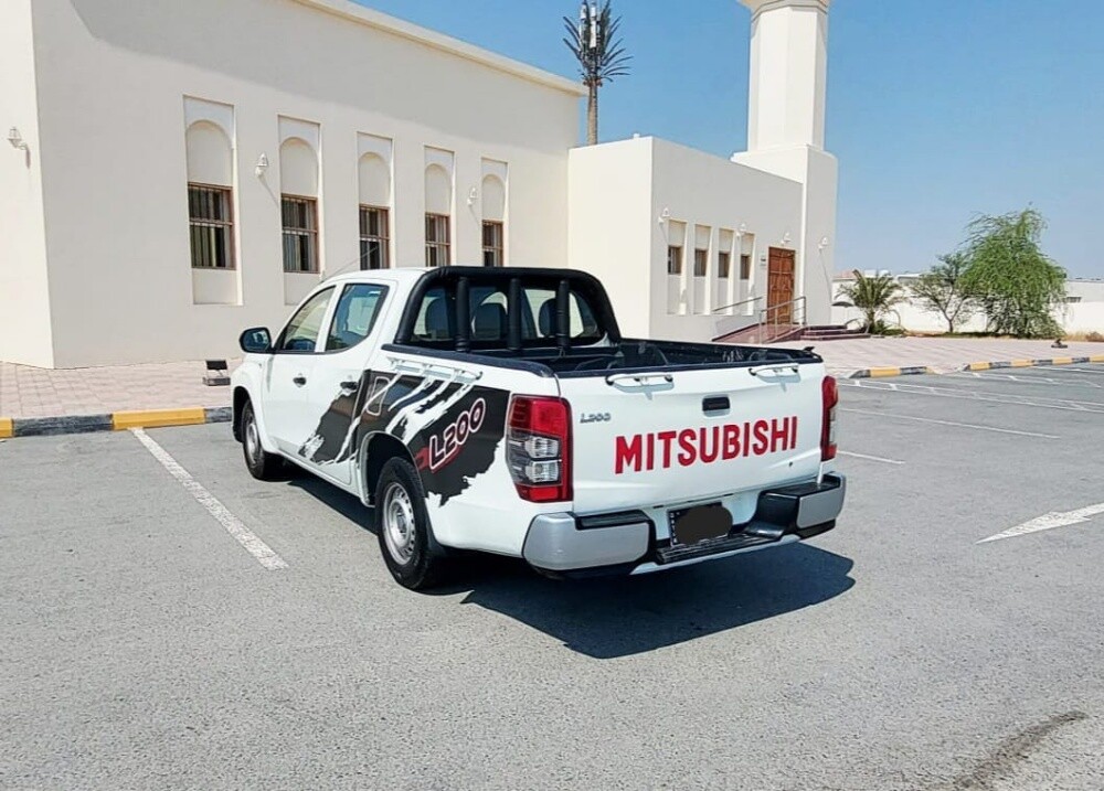 MITSUBISHI L200 - 3