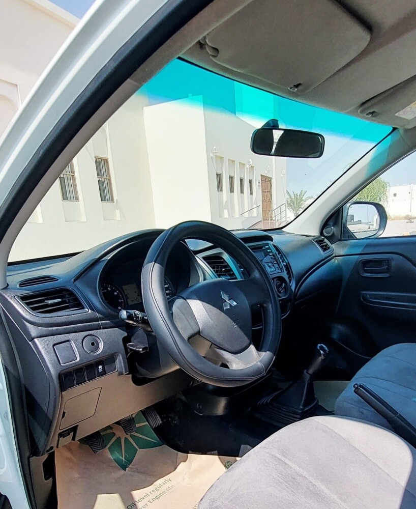MITSUBISHI L200 - 10