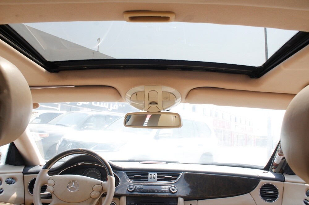 Mercedes-Benz CLS 500
Model: 2006 - 9