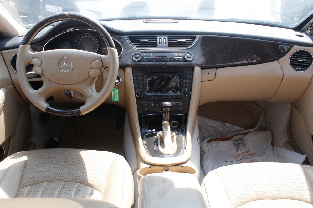 Mercedes-Benz CLS 500
Model: 2006 - 5