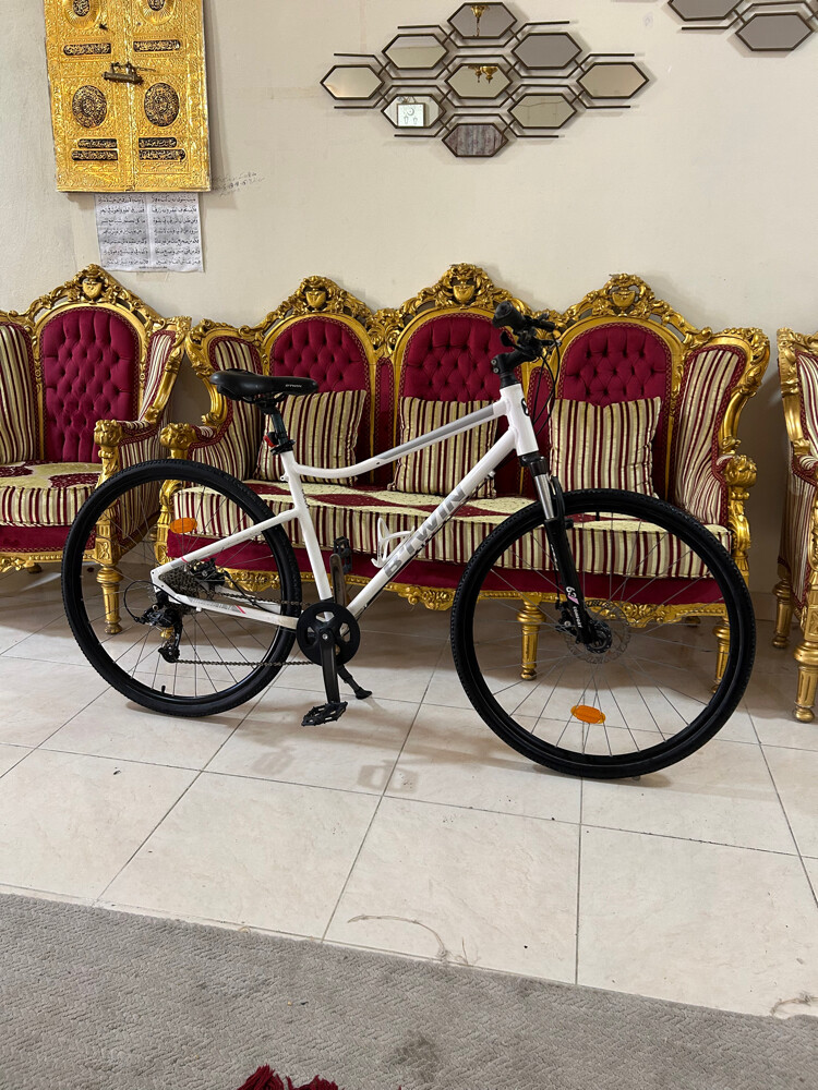 B'twin Riverside 500 hybrid Bike - 1