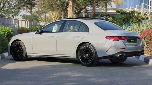 2026 Mercedes-Benz E 300 AMG - 4