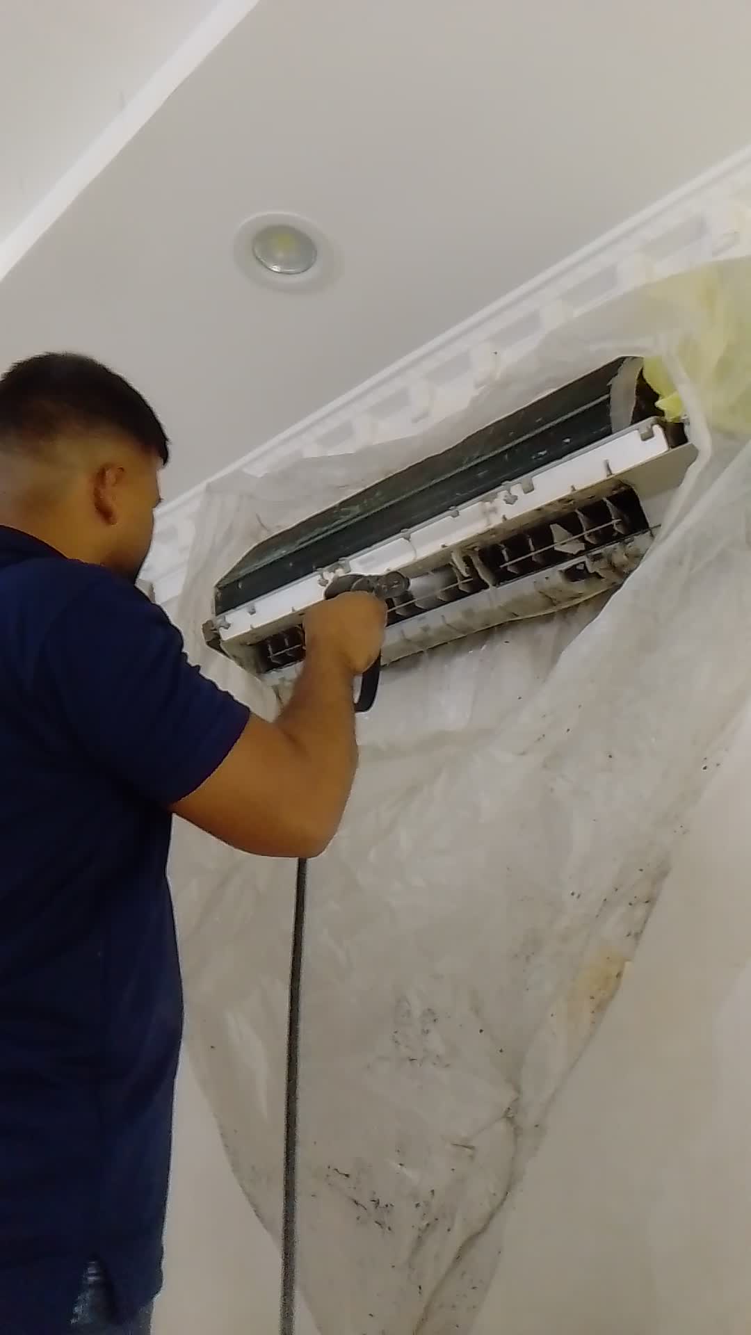 Light Al Gharafa Air conditioning - 12